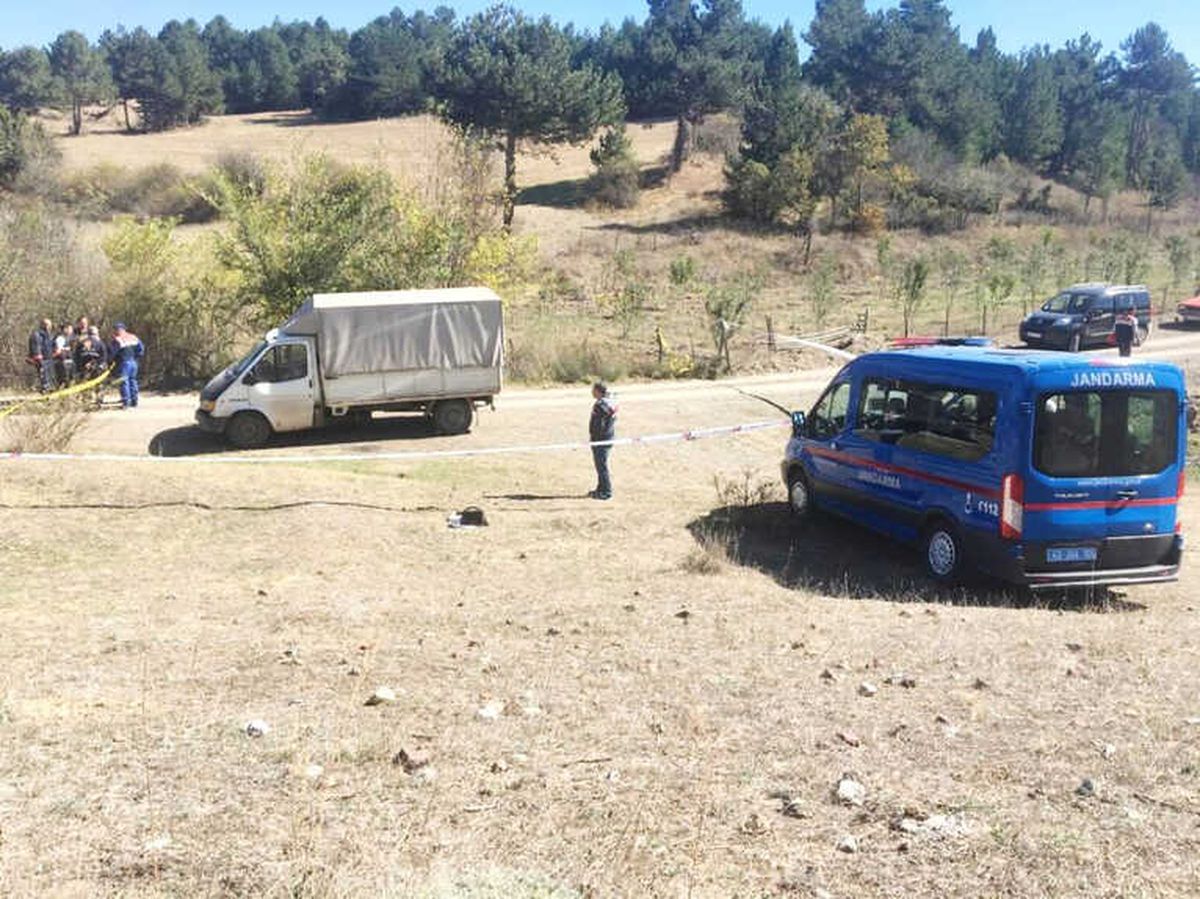 Muhtar Aracında Ölü Bulundu