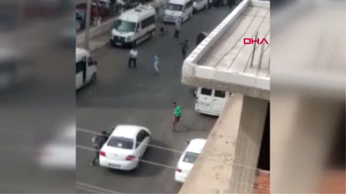 Nizip\'te Minibüs Şoförlerinin Silahlı Kavgası 1 Ölü, 4 Yaralı