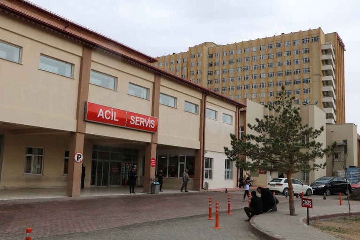 Oyun Oynarken Balkondan Düşen Bebek Yaralandı