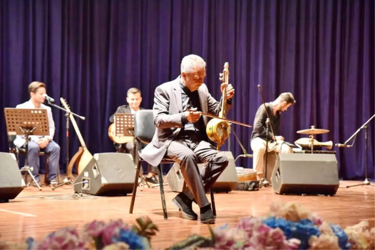 Saü\'de \'Neşet Ertaş Anma Konseri\' Düzenlendi