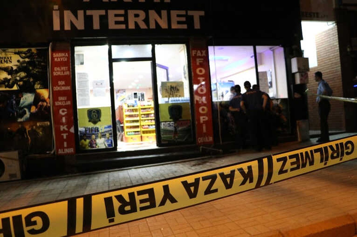 Sigara Vermedi Diye Defalarca Bıçaklandı