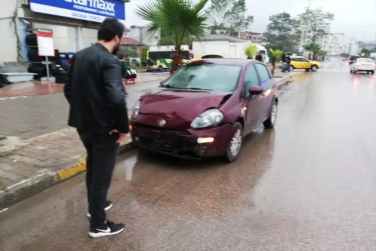 Ünye\'de Trafik Kazası: 3 Yaralı