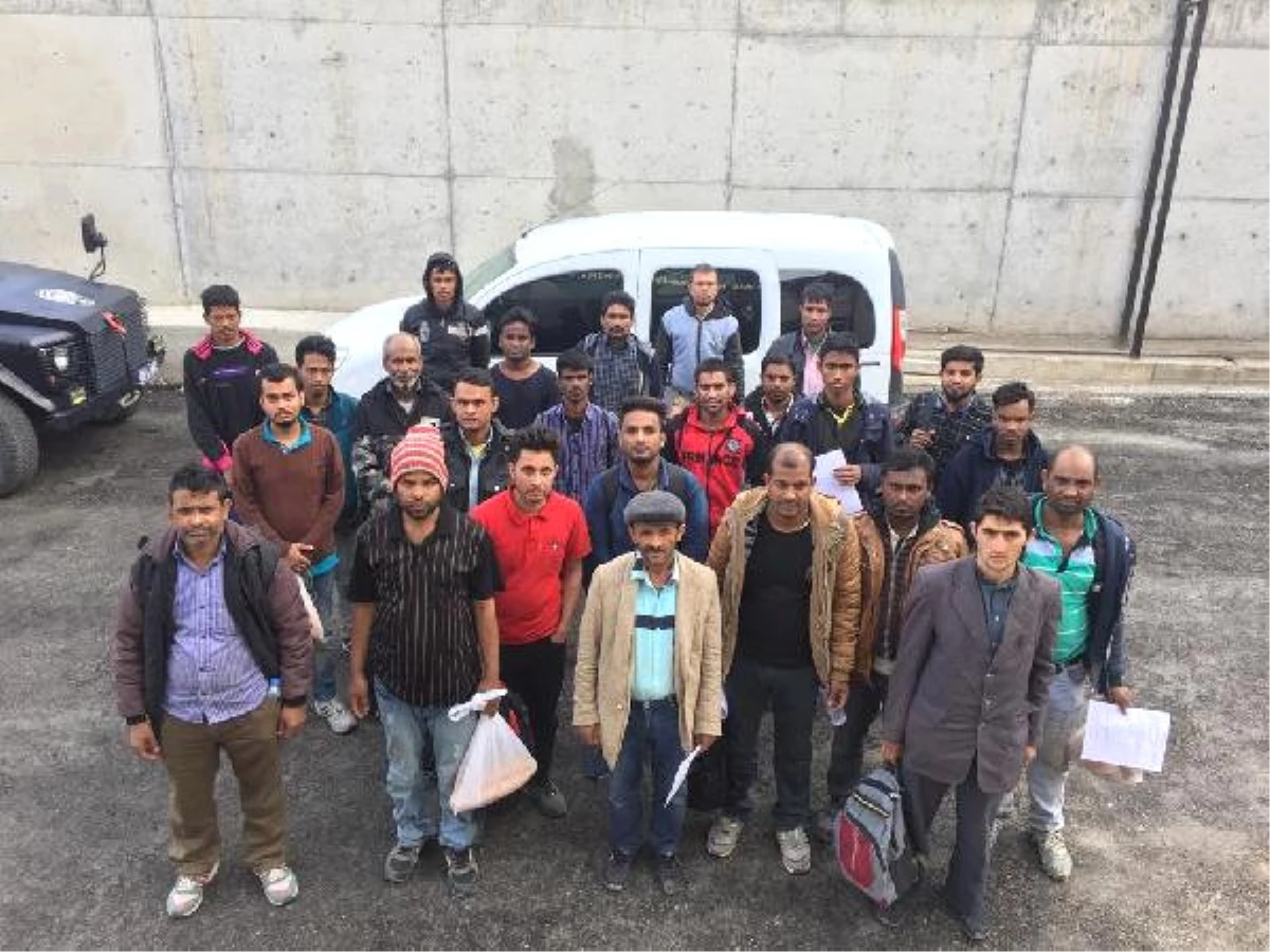 Van\'da 58 Kaçak Göçmen Yakalandı