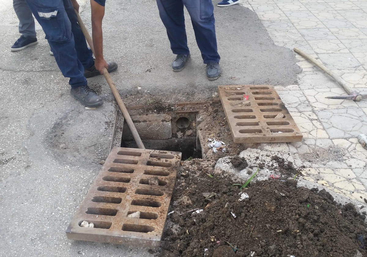 Yağmur Suyu Hatları ve Izgaraları Temizleniyor