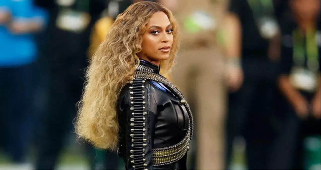 Yıldız Şarkıcı Beyonce, Verdiği Konserde Kıyafetleri ve Danslarıyla Büyüledi