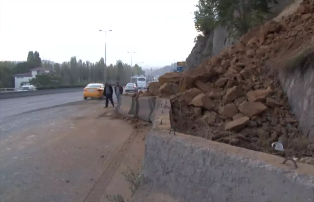 Ankara\'da Toprak Kayması: Araçtakiler Saniyelerle Kurtuldu