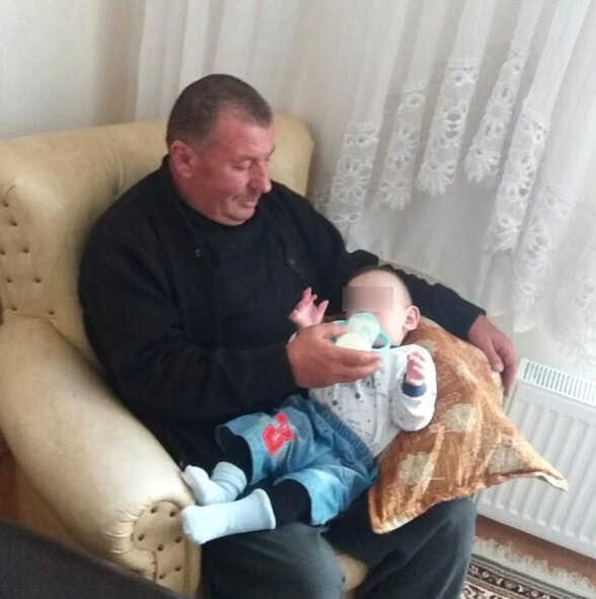 Bahçeye Düşen Traktörün Altında Kalan Kişi Hayatını Kaybetti