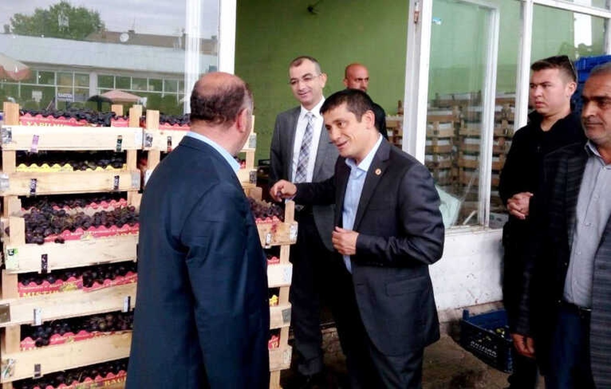 Başkan Vekili Mehmetbeyoğlu\'ndan Sebze ve Meyve Haline Ziyaret