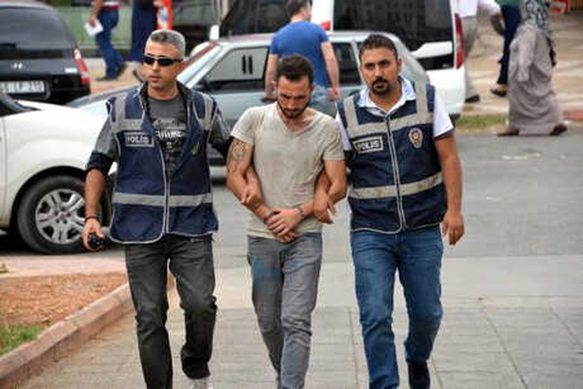Çaldığı Hoparlörü, Sahibinin Arkadaşına Satmaya Çalışırken Yakalandı