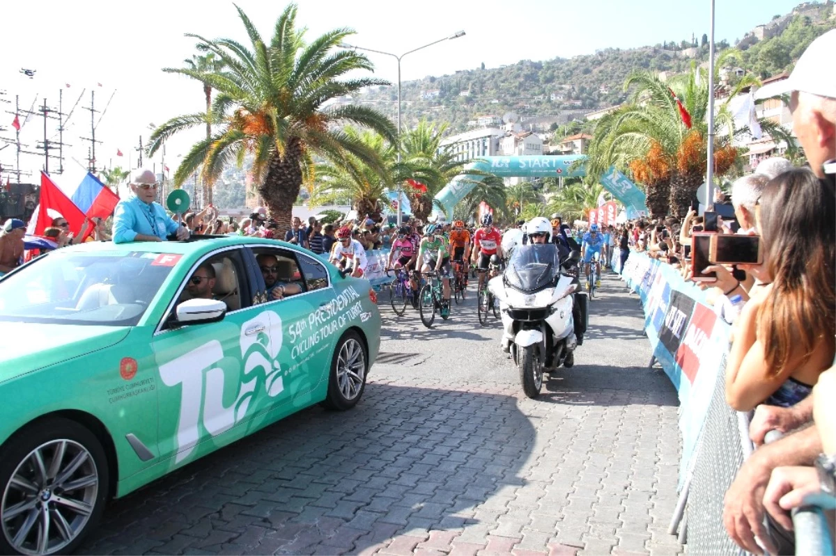 Cumhurbaşkanlığı Bisiklet Turu Alanya-Antalya Etabı Başladı