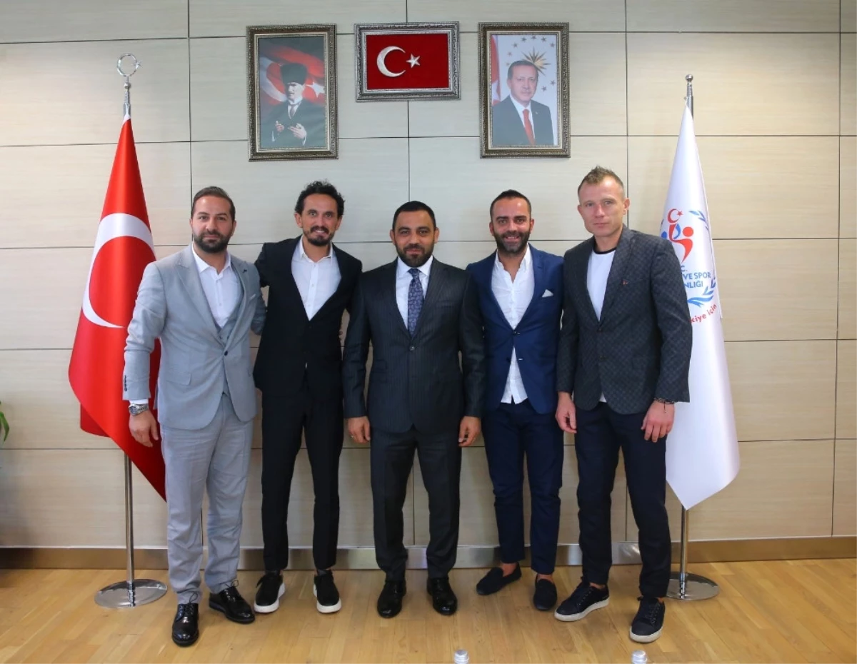 Fenerbahçeli Eski Futbolculardan Hamza Yerlikaya\'ya Ziyaret