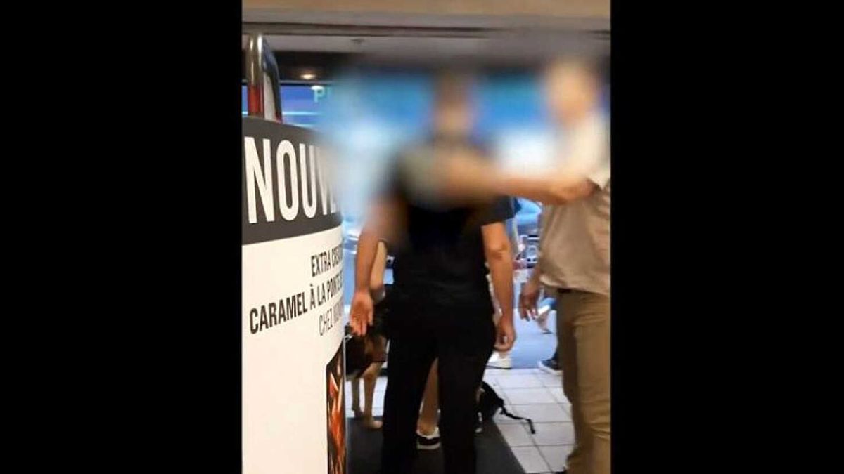 Fransa\'da Görme Engelli Bir Kişi Rehber Köpeğiyle Alışveriş Yaptığı Marketten Atıldı
