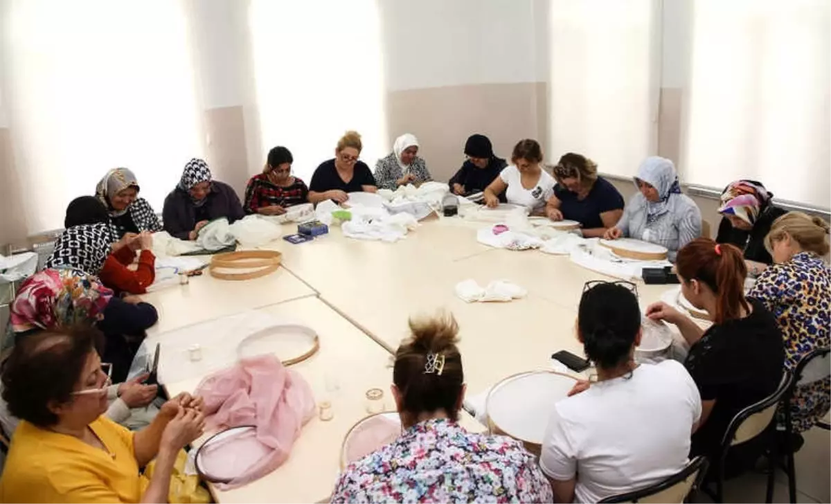 Geleneksel El Nakışları Şehitkamil\'de Yaşatılıyor