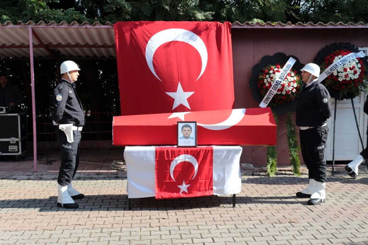 Görevi Başında Şehit Olan Polis Memuruna Uğurlama