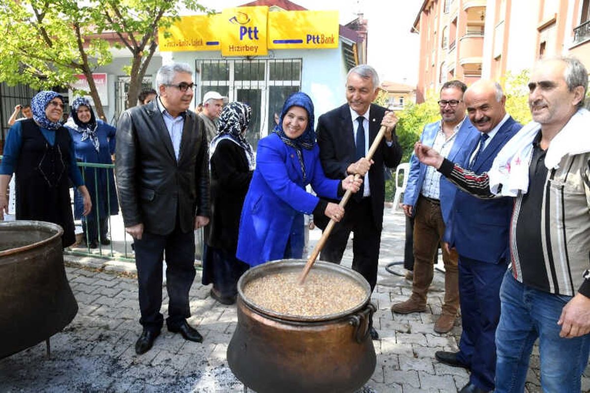 Hızırbey Mahallesi\'nde Aşure Günü