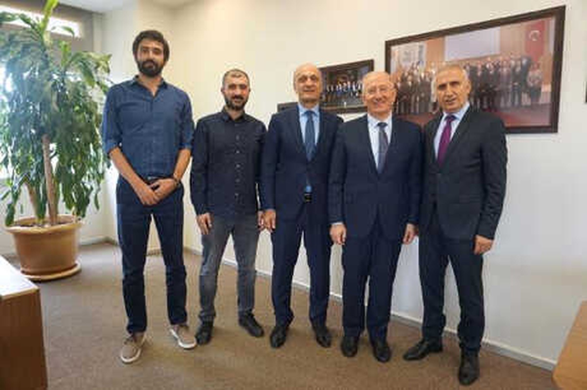 İşletmeler Belli Sayıda Meslek Lisesi Mezunu Çalıştırmalı"