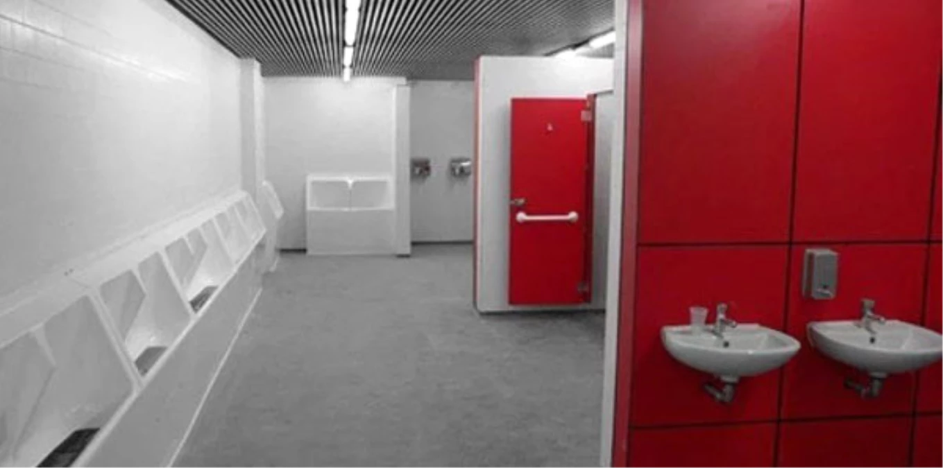 Manchester United\'tan Ortak Tuvalet Kararı!