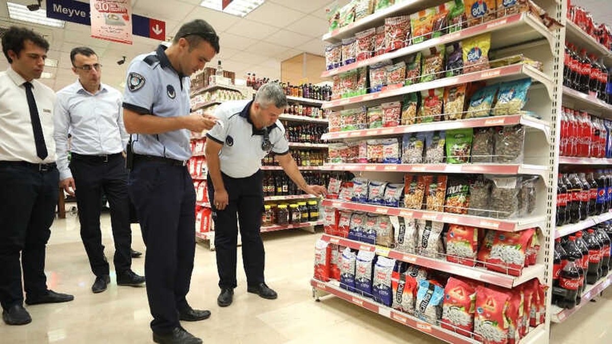 Mersin\'de Zabıtadan Fiyat Etiketi Denetimi