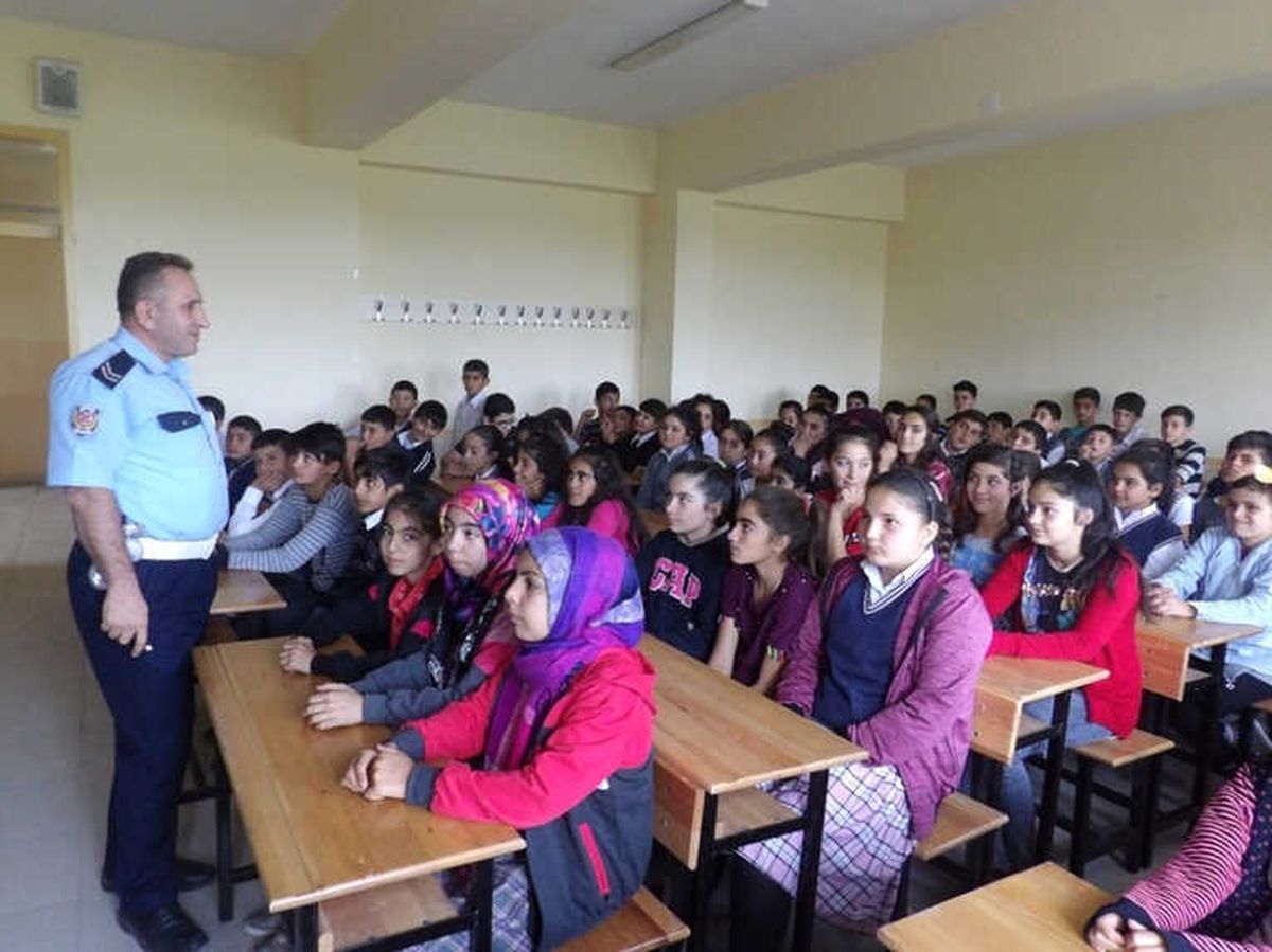 Öğrencilere Trafik Eğitimi Verildi