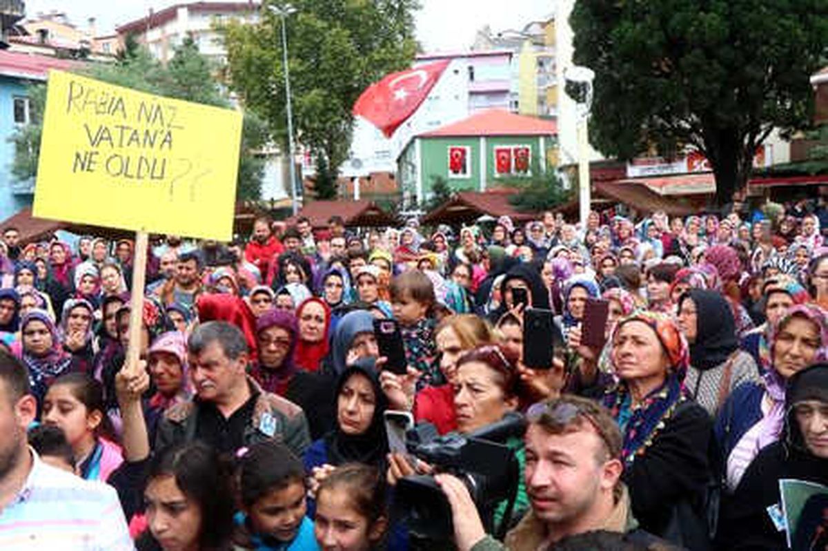 Ölümündeki Sır Perdesi Aralanamayan Rabia\'nın Babası Miting Düzenledi