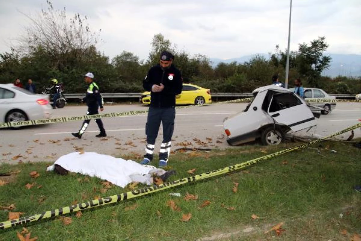 Ortadan İkiye Bölünen Otomobilin Sürücüsü Öldü