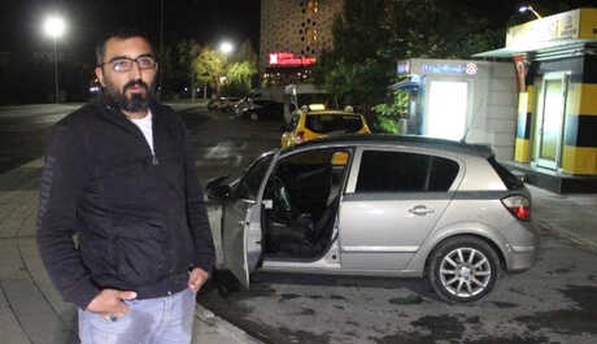 Ressam Çalınan Otomobilini Bulup, Hırsızı Yakalattı