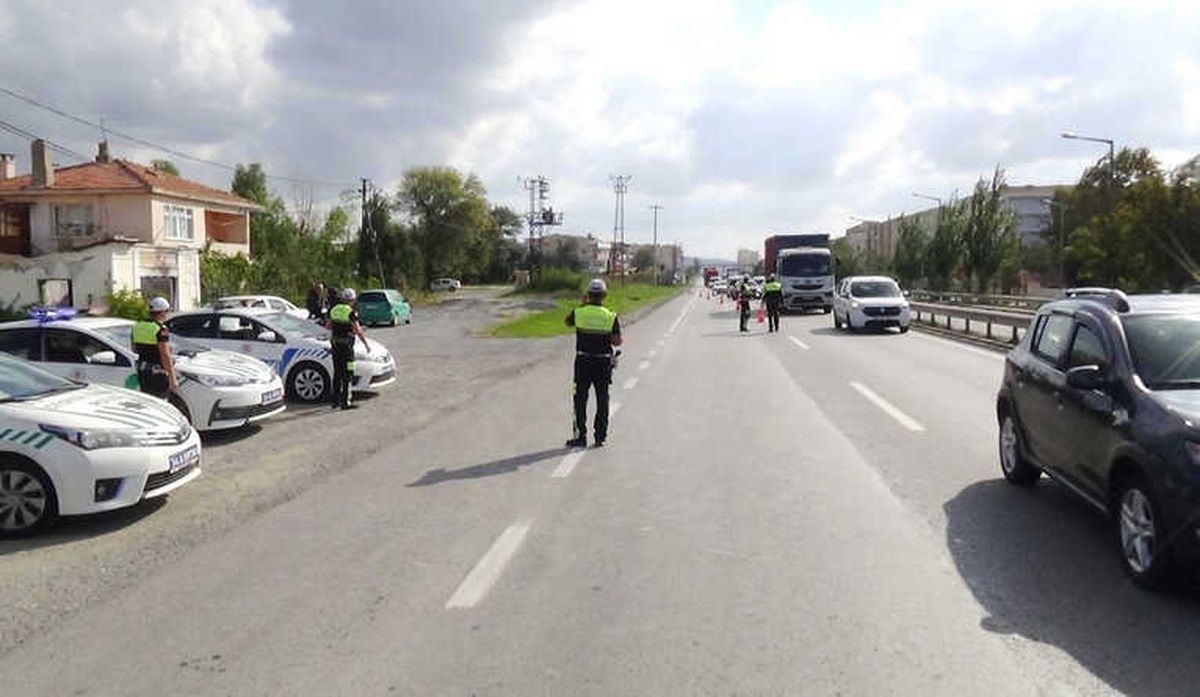 Silivri\'de Kurallara Uymayan Sürücülere Ceza Yağdı