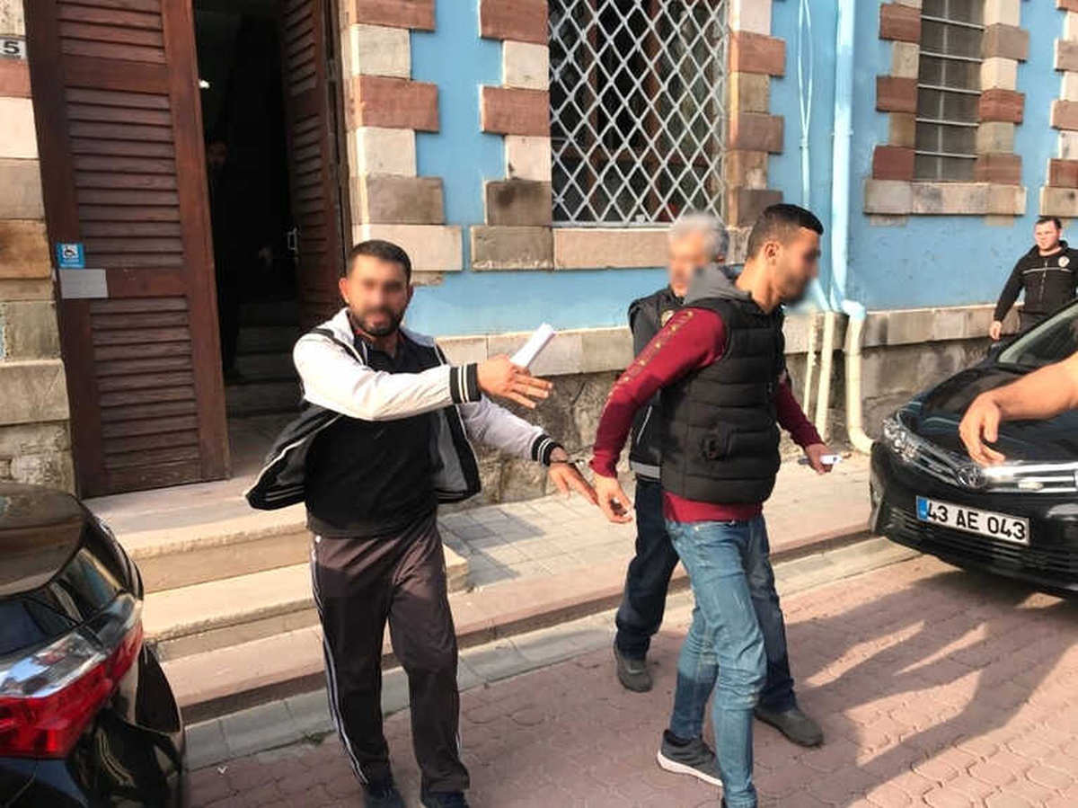 Uyuşturucu Ticareti İddiasıyla Gözaltına Alınan 4 Kişiden 3\'ü Tutuklandı