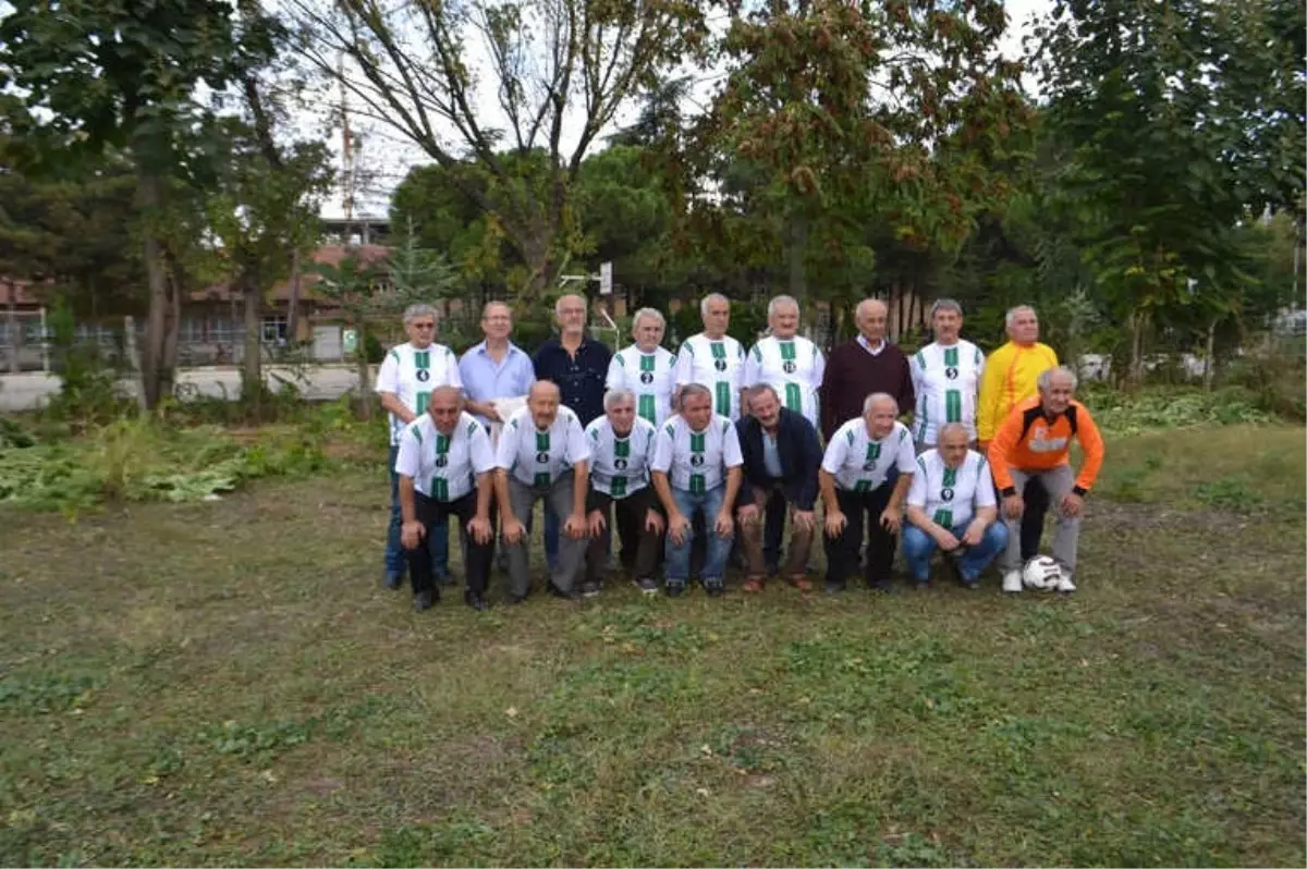 50 Yıl Sonra Aynı Yerde Futbol Oynadılar