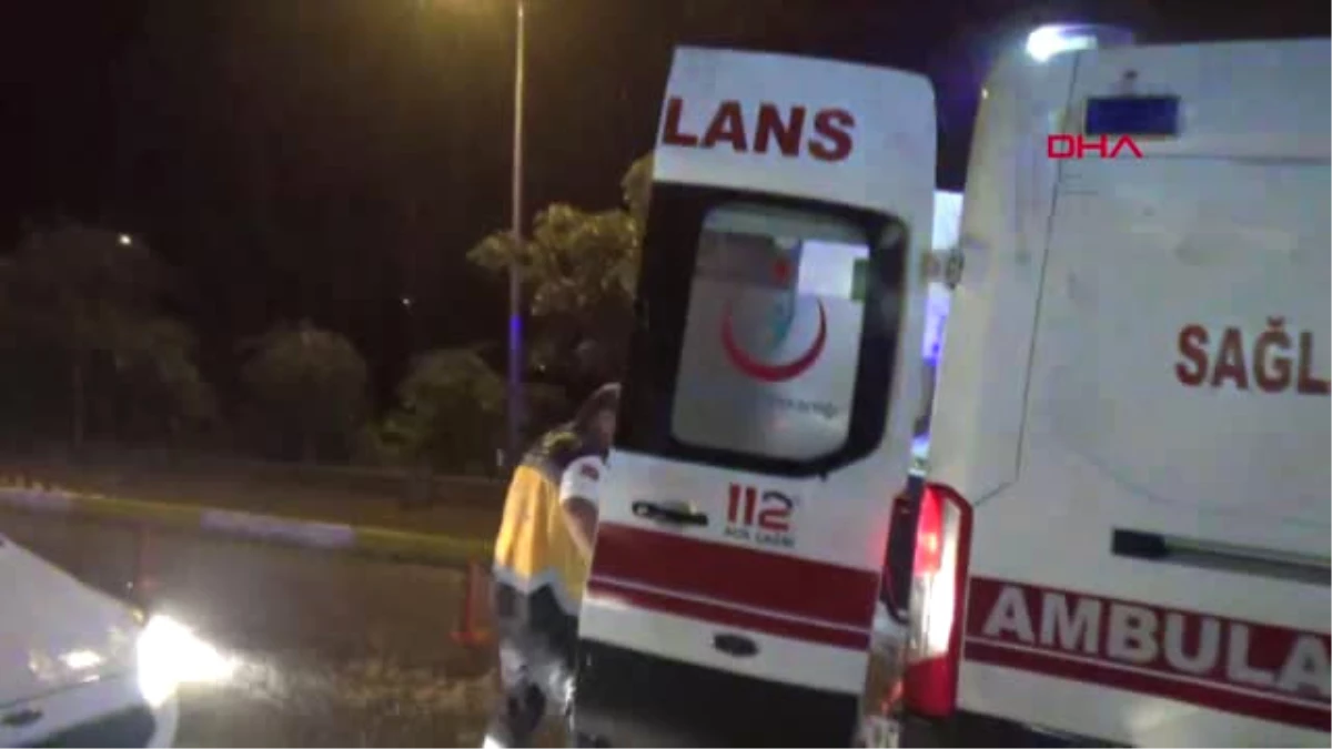 Aksaray Otomobil, Traktör Çarpıştı: 4\'ü Polis, 5 Kişi Yaralandı