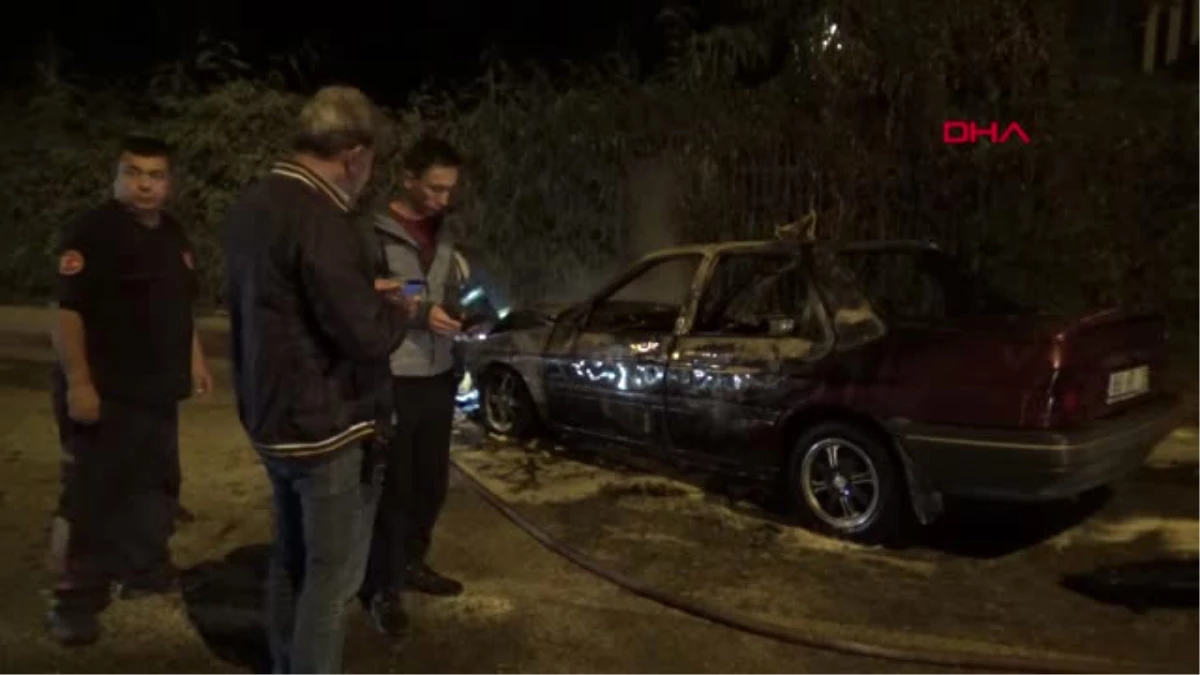 Antalya Park Halindeki Otomobil Yandı