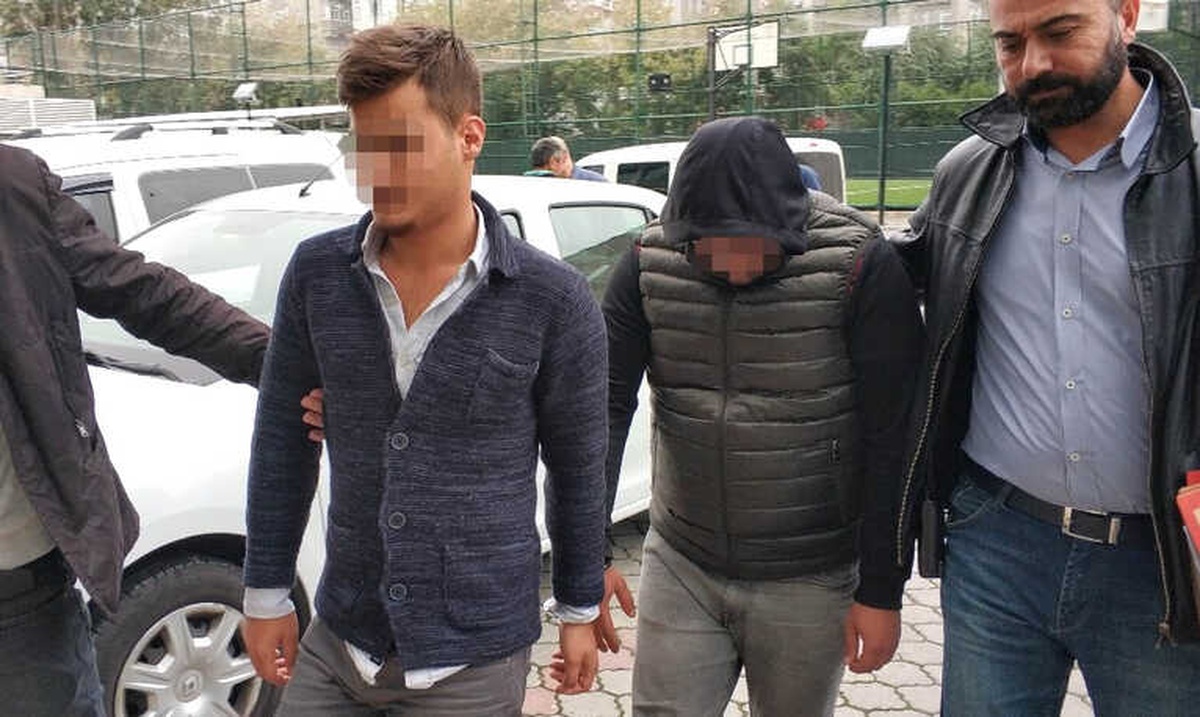 Araçların Camlarını Kırıp Hırsızlık Yapan 2 Kişi Tutuklandı