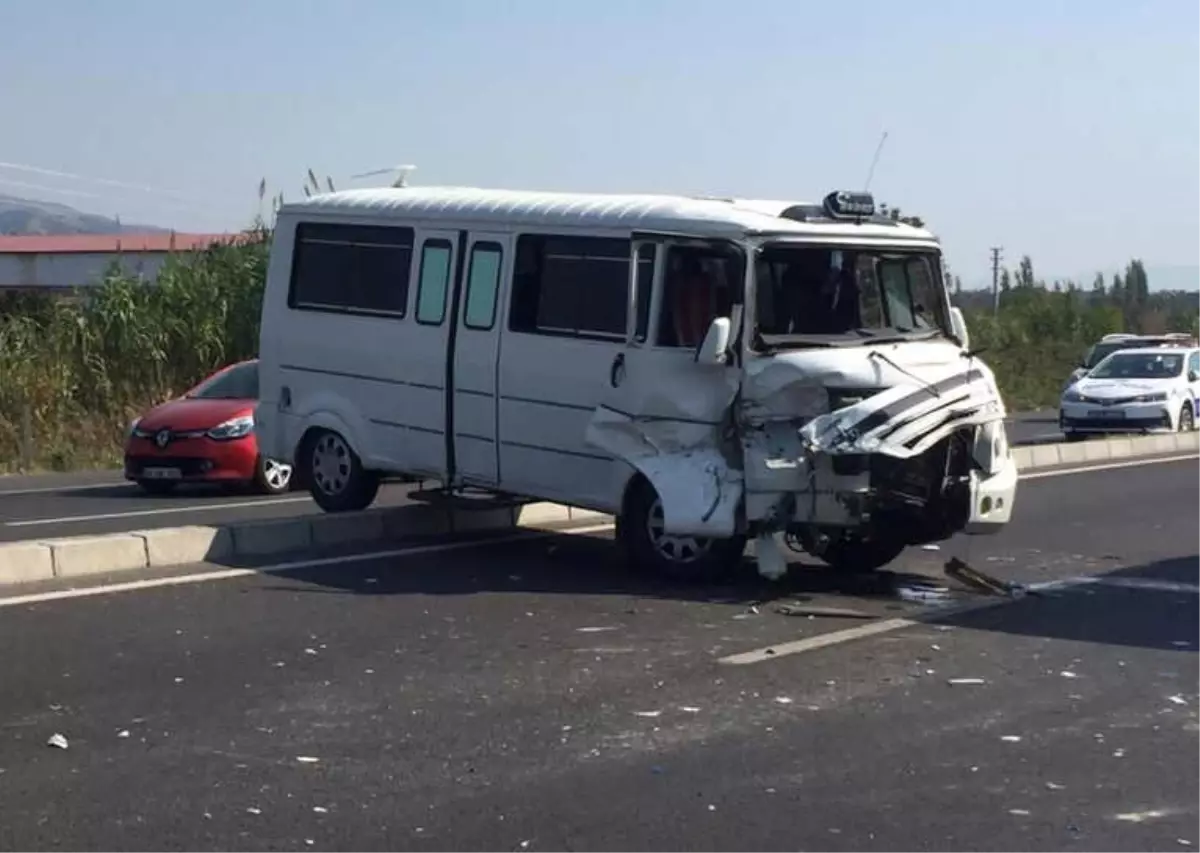 Aydın\'da Trafik Kazası; 2 Yaralı