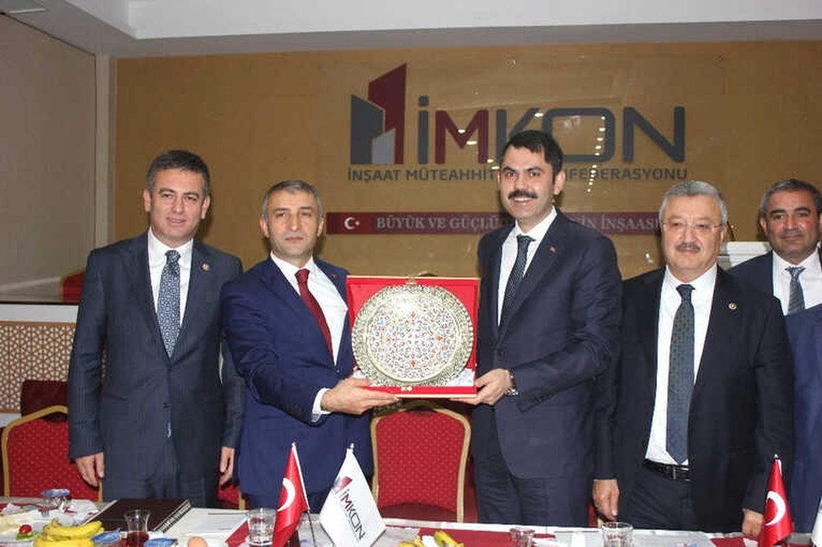 Bakan Kurum, İmkon\'un Toplantısına Katıldı