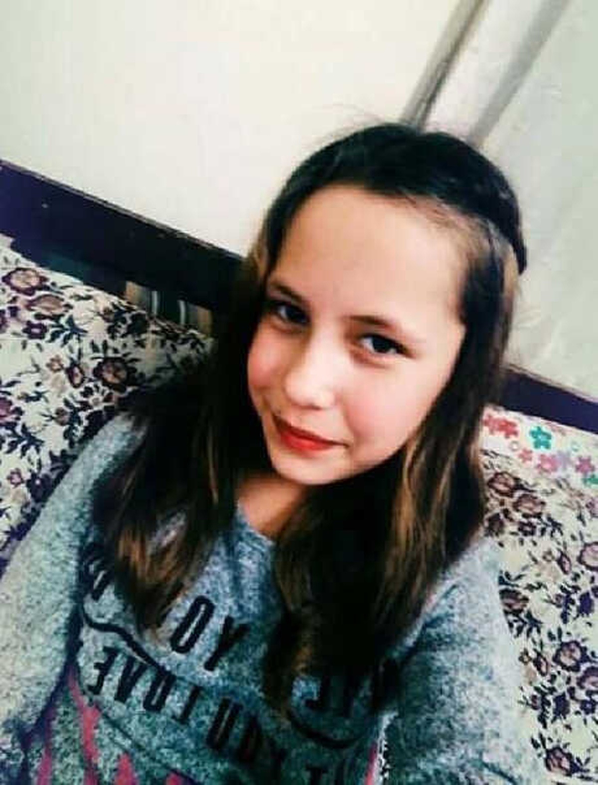 Balkonda Akıma Kapılan Yasemin ile Kurtarmak İsteyen Annesi Yaralandı
