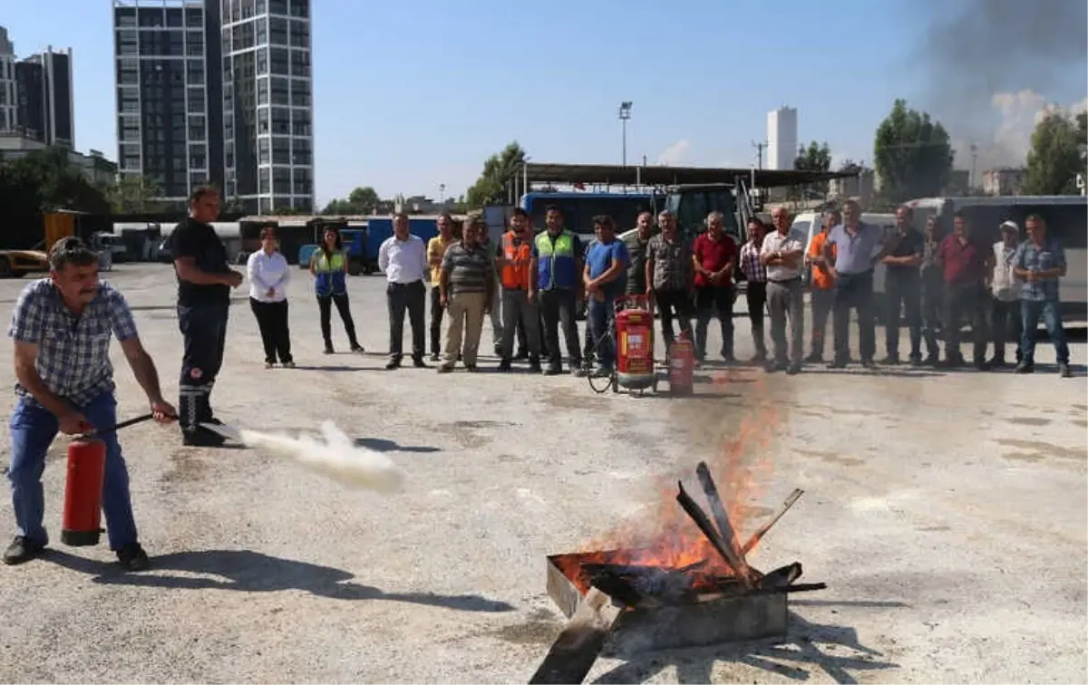 Belediye Personeline Yangın Söndürme ve İlkyardım Eğitimi