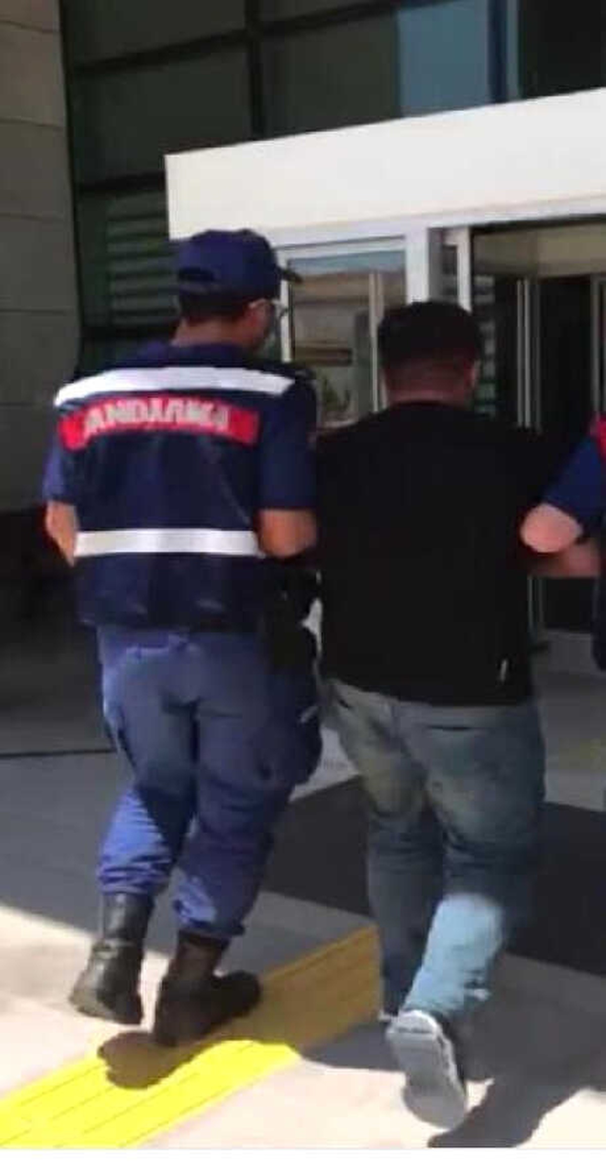 Çaldıkları Büyükbaş Hayvanı Satarken Yakalandılar