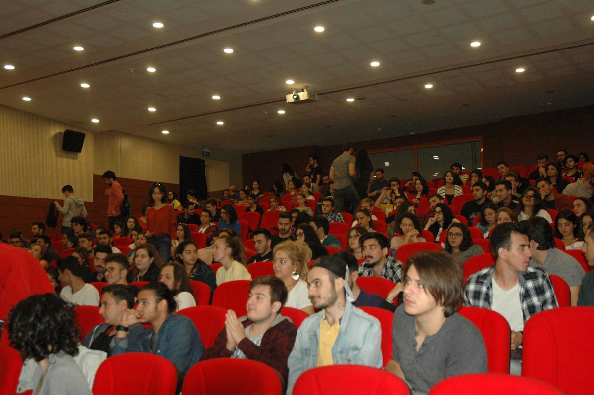 Ege Üniversitesi İletişim Fakültesi\'nde "Açılış Dersleri" Devam Ediyor