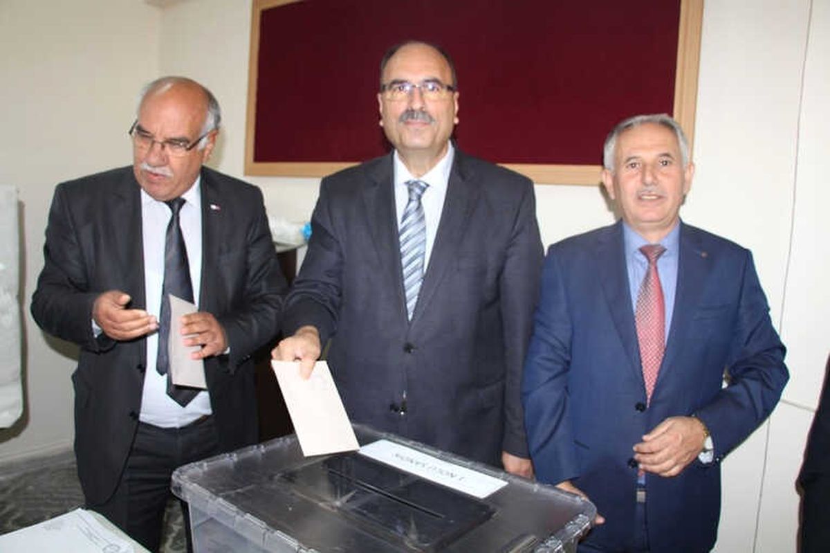 Eğitim Bir-Sen\'de Sümen Güven Tazeledi