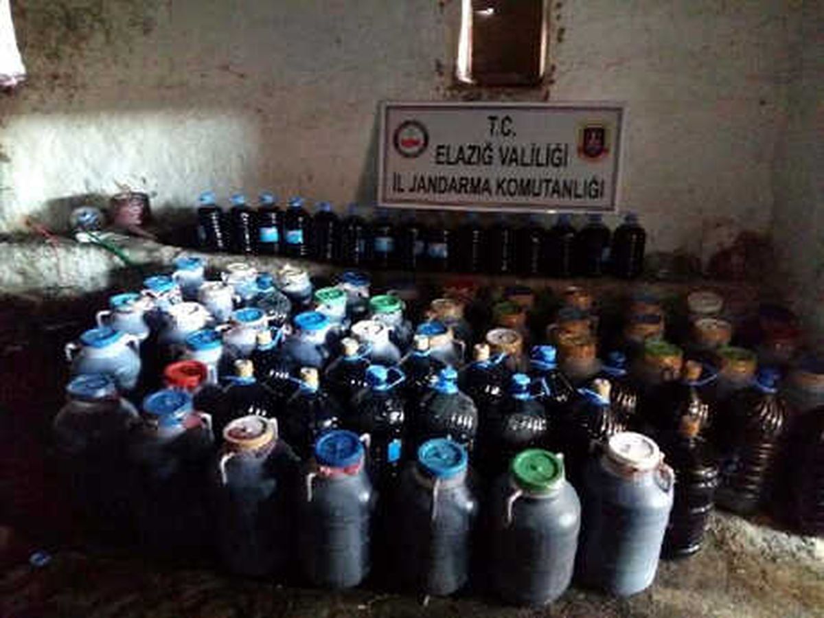 Elazığ\'da 6 Bin 764 Litre Kacak Şarap Ele Geçirildi