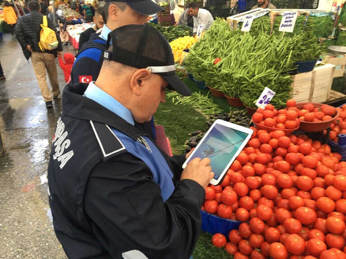 Gaziosmanpaşa\'da Pazarlarda Etiket ve Terazi Denetimi