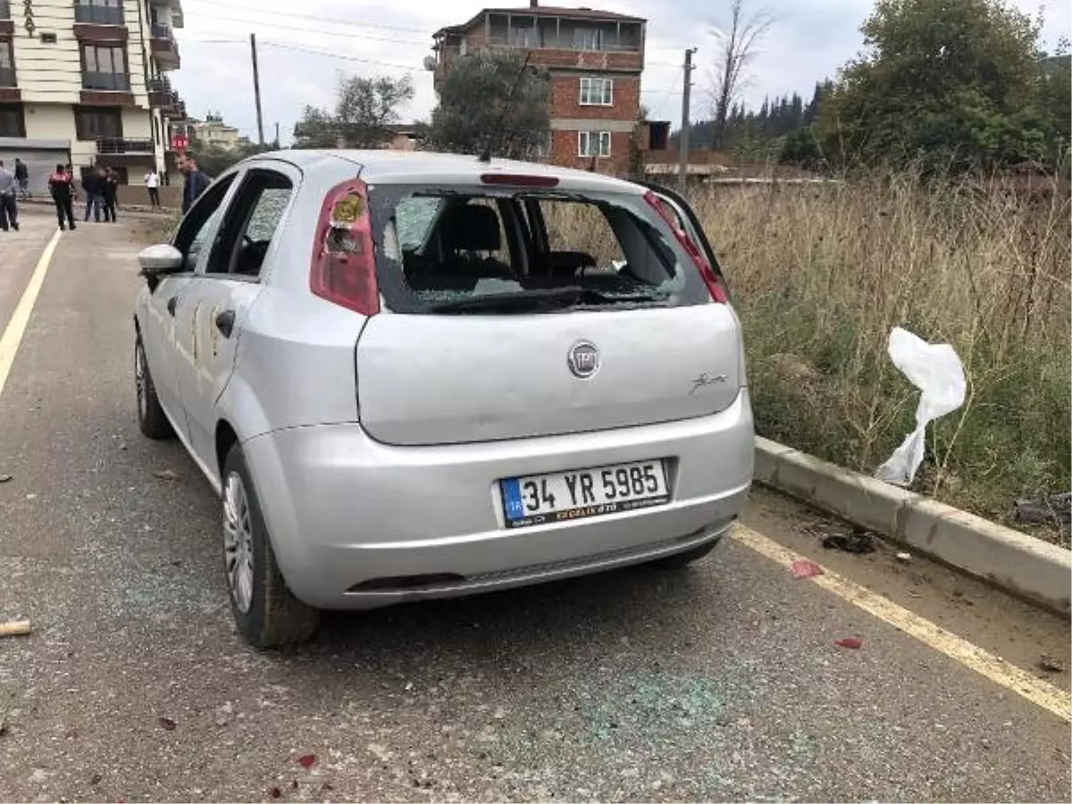 Gebze\'de Çocukların Kavgasına Büyükler Karıştı: 3 Yaralı