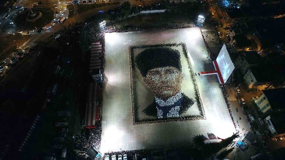İzmir\'de 6 Bin Kişi Aynı Anda Zeybek Oynayacak