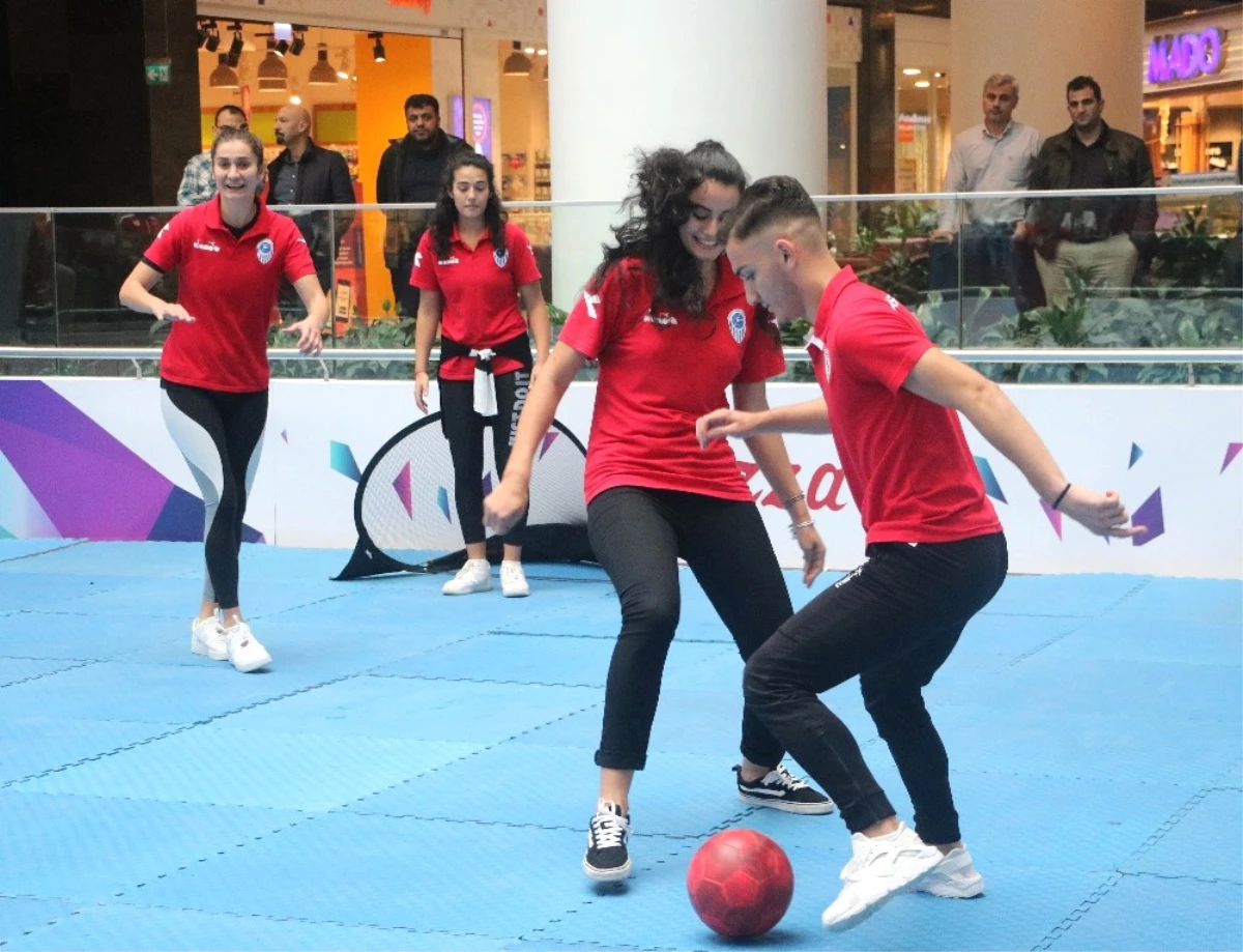 Kadın Basketbolcular, Samsunsporlu Futbolcuları 5-1 Yendi