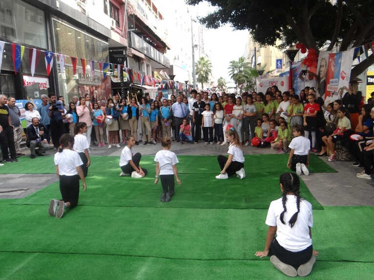 Mersin\'de Dünya Kız Çocukları Günü Kutlandı