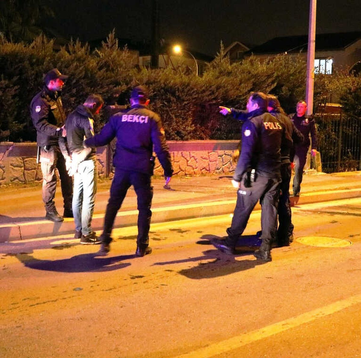 Polisten Kaçarken Ölümden Döndüler: 3 Gözaltı