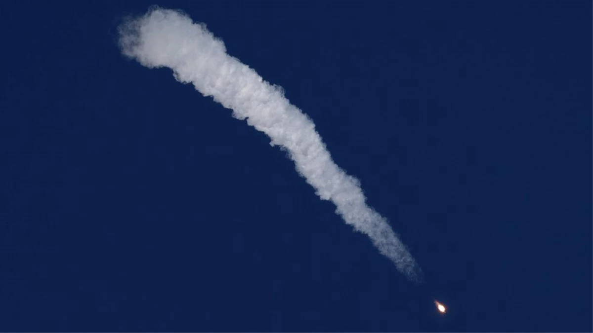 Soyuz Roketi Arızalandı, Astronot ve Kozmonot \'Paraşütle Atladı\'