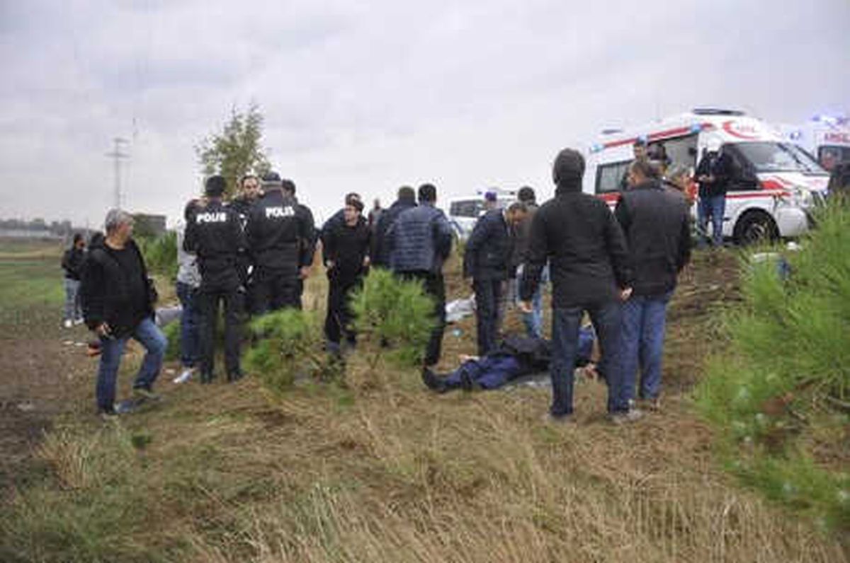 Tekirdağ\'da İşçi Servisi Devrildi: 14 Yaralı