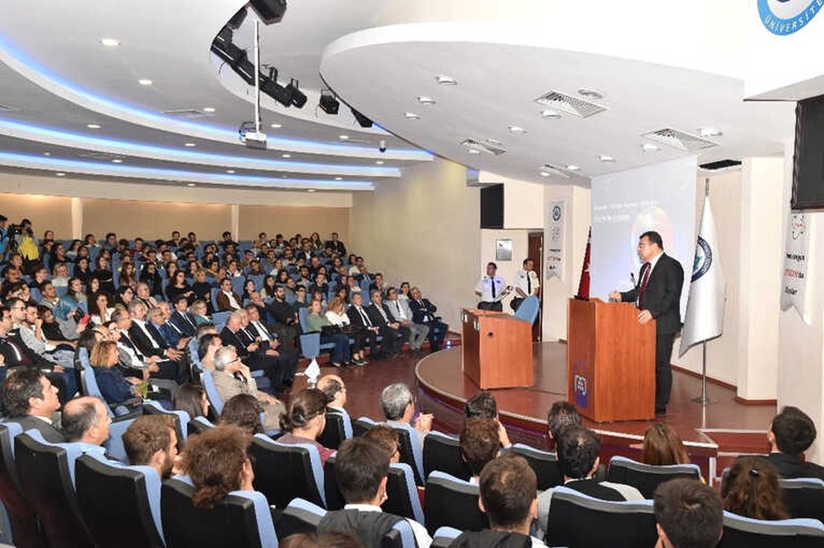 Tübitak Başkanı Prof. Dr. Hasan Mandal, Esogü\'lü Öğrencilerle