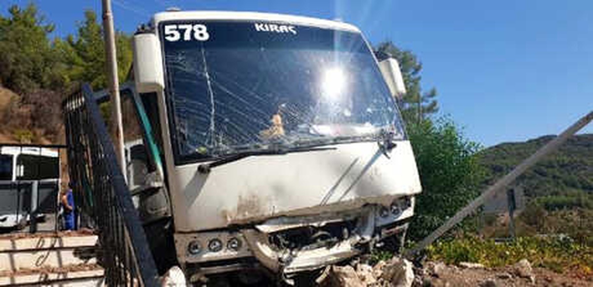 Tur Midibüsü Kaza Yaptı: 28 Yaralı (2)- Yeniden